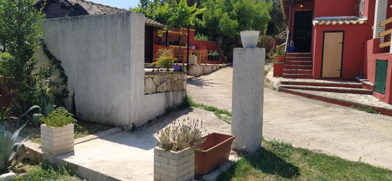 House In The Country Guest House Vatos Luaran gambar
